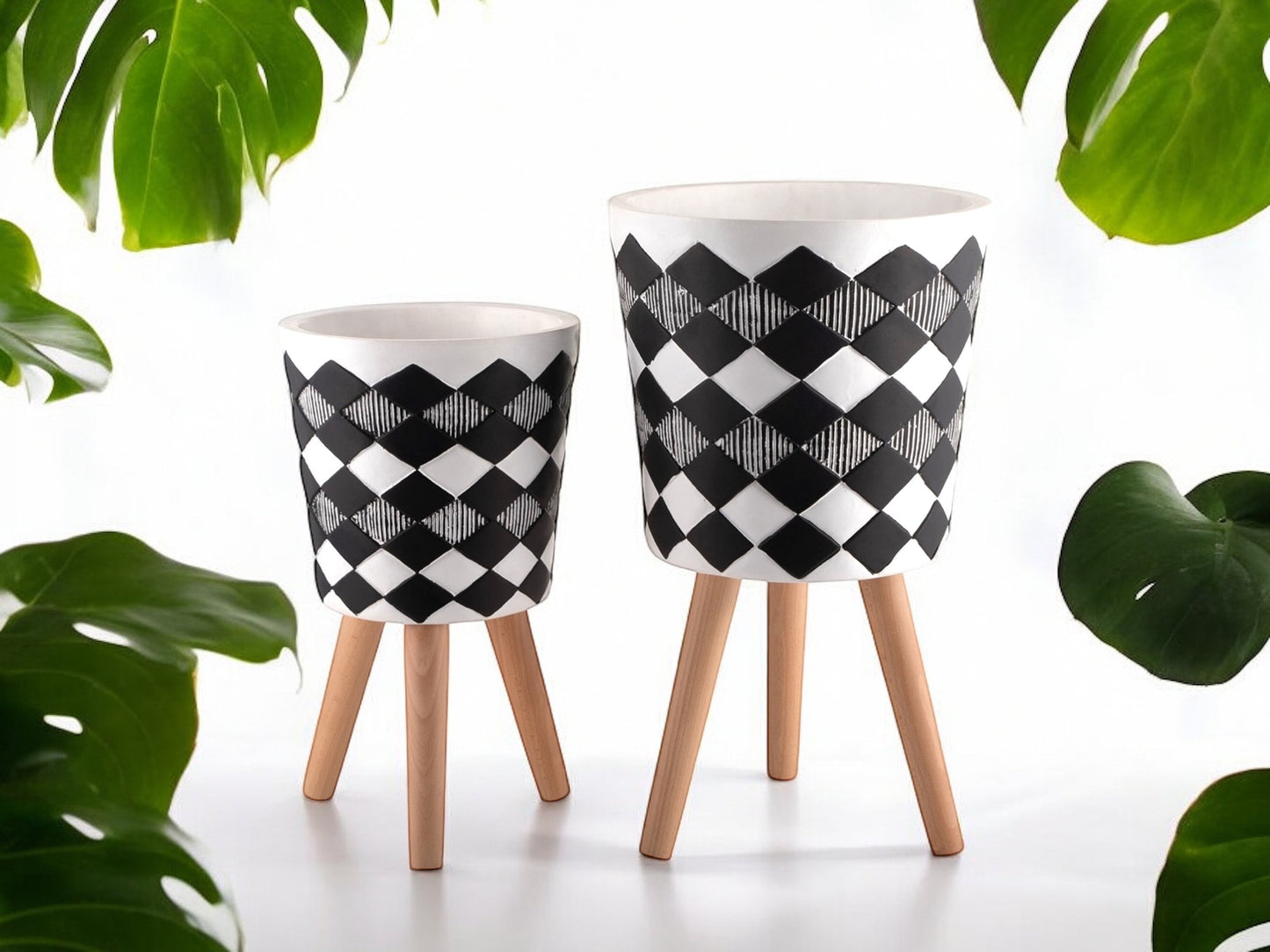 Diamond Print Planter with Legs Flower Pot on Stand with Wooden Legs Tripod Checkered Black and White Modern Trending Pattern for Office