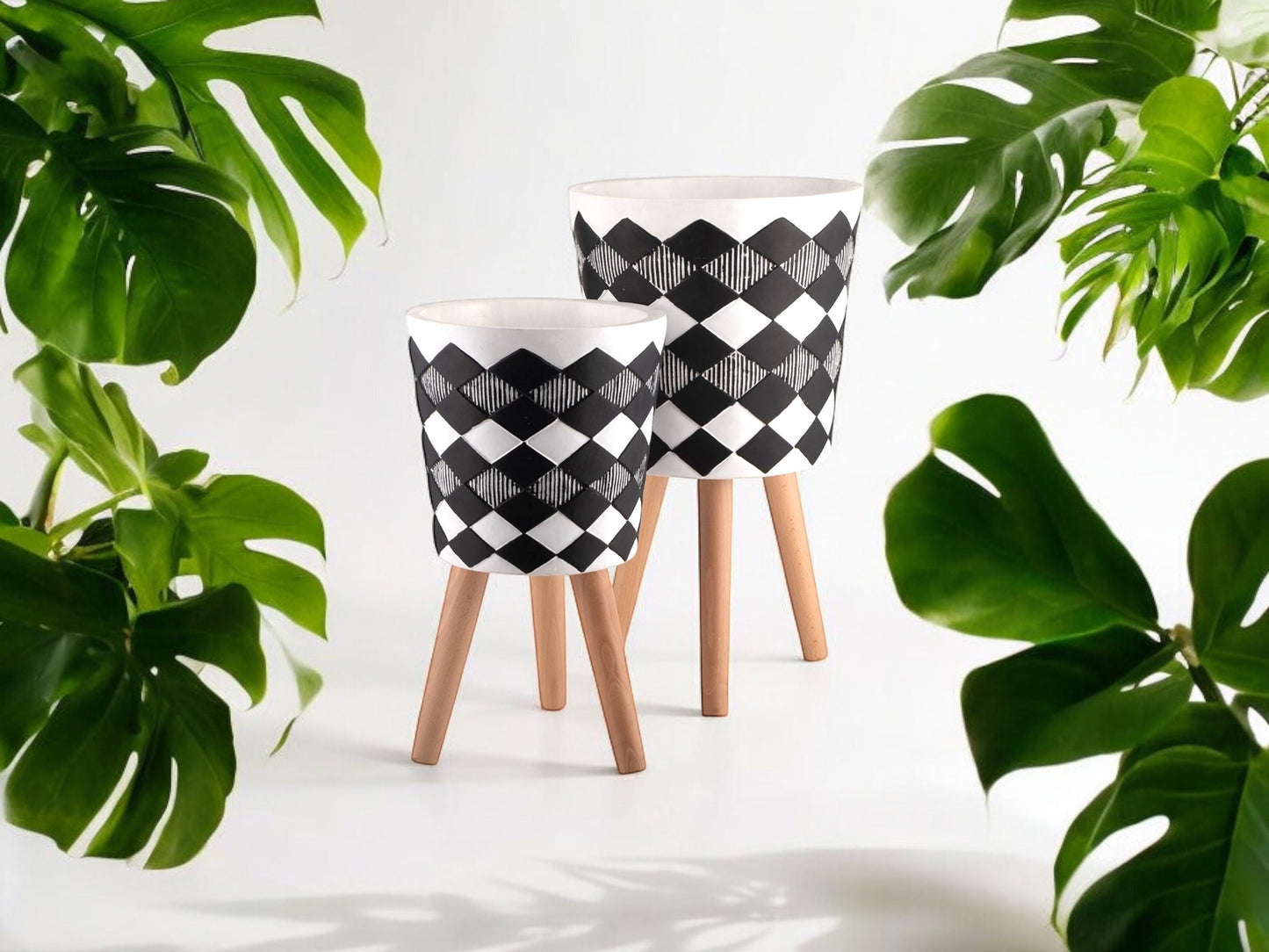 Diamond Print Planter with Legs Flower Pot on Stand with Wooden Legs Tripod Checkered Black and White Modern Trending Pattern for Office