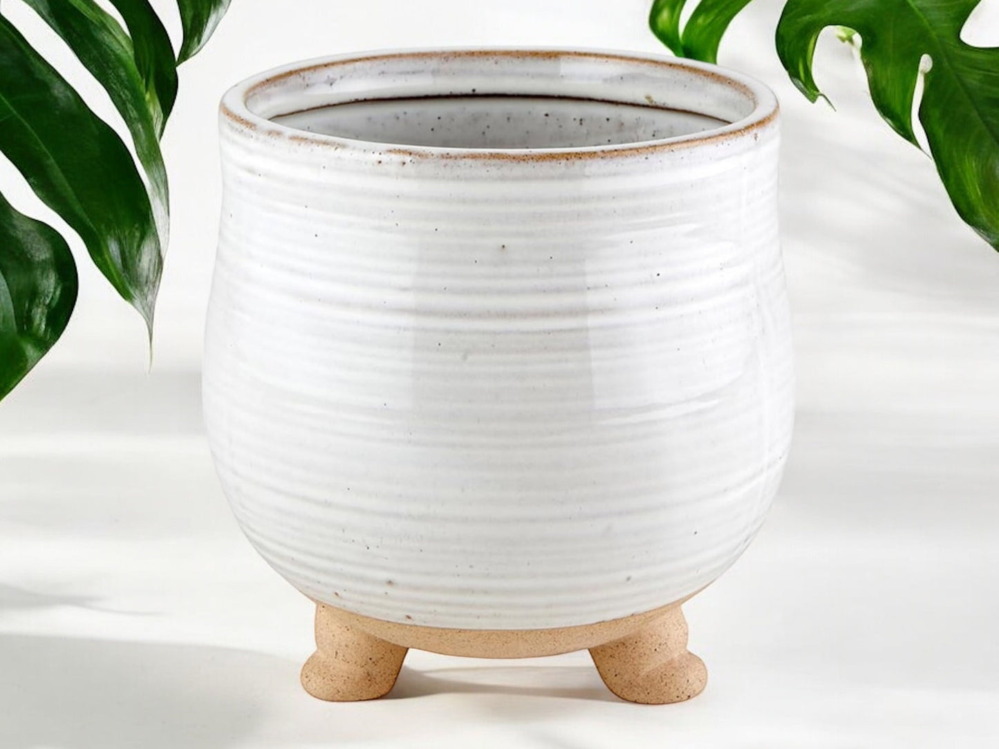 White Round Tripod Planter Without Drainage Bee Themed Nursery Flower Pot Decorative Cream Pot for House Plant Lover Gift for Mom